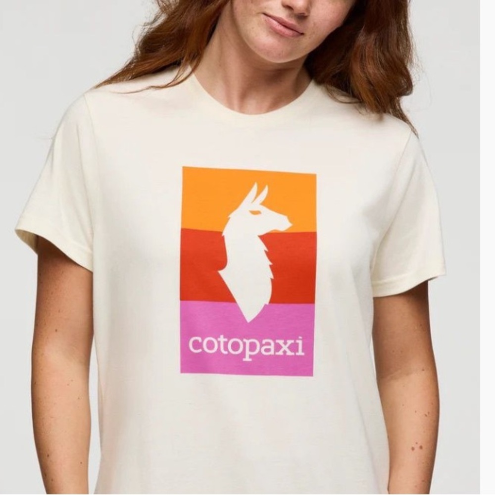 🐬 Cotopaxi Cream Graphic T-Shirt